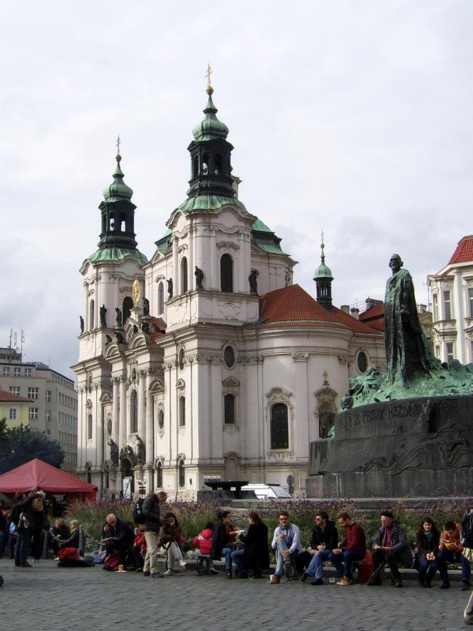 Cozy Apartment Near Stefanikuv Most Prague Luaran gambar