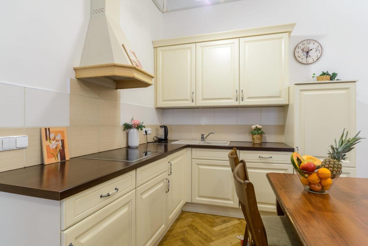 Cozy Apartment Near Stefanikuv Most Prague Luaran gambar