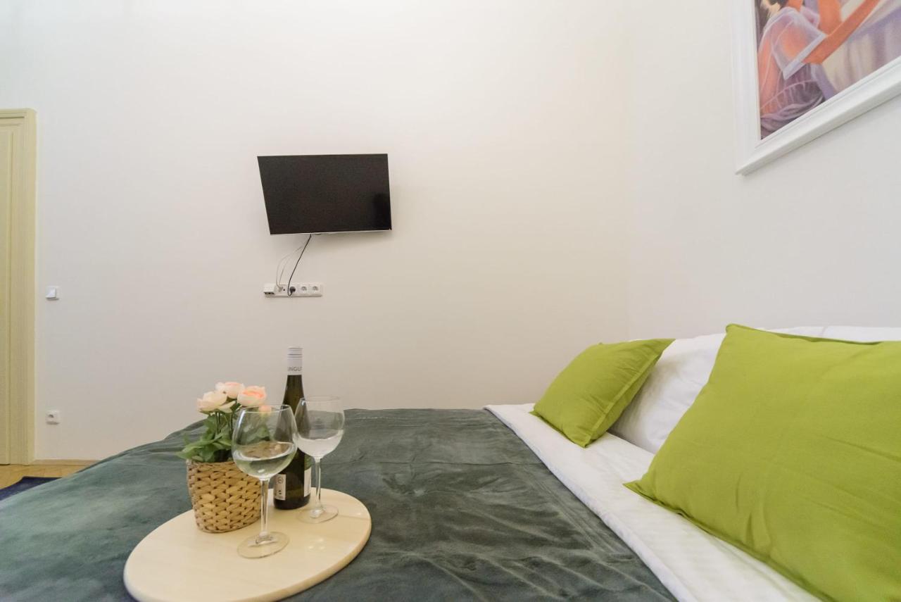 Cozy Apartment Near Stefanikuv Most Prague Luaran gambar