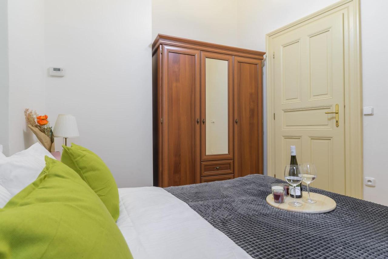 Cozy Apartment Near Stefanikuv Most Prague Luaran gambar