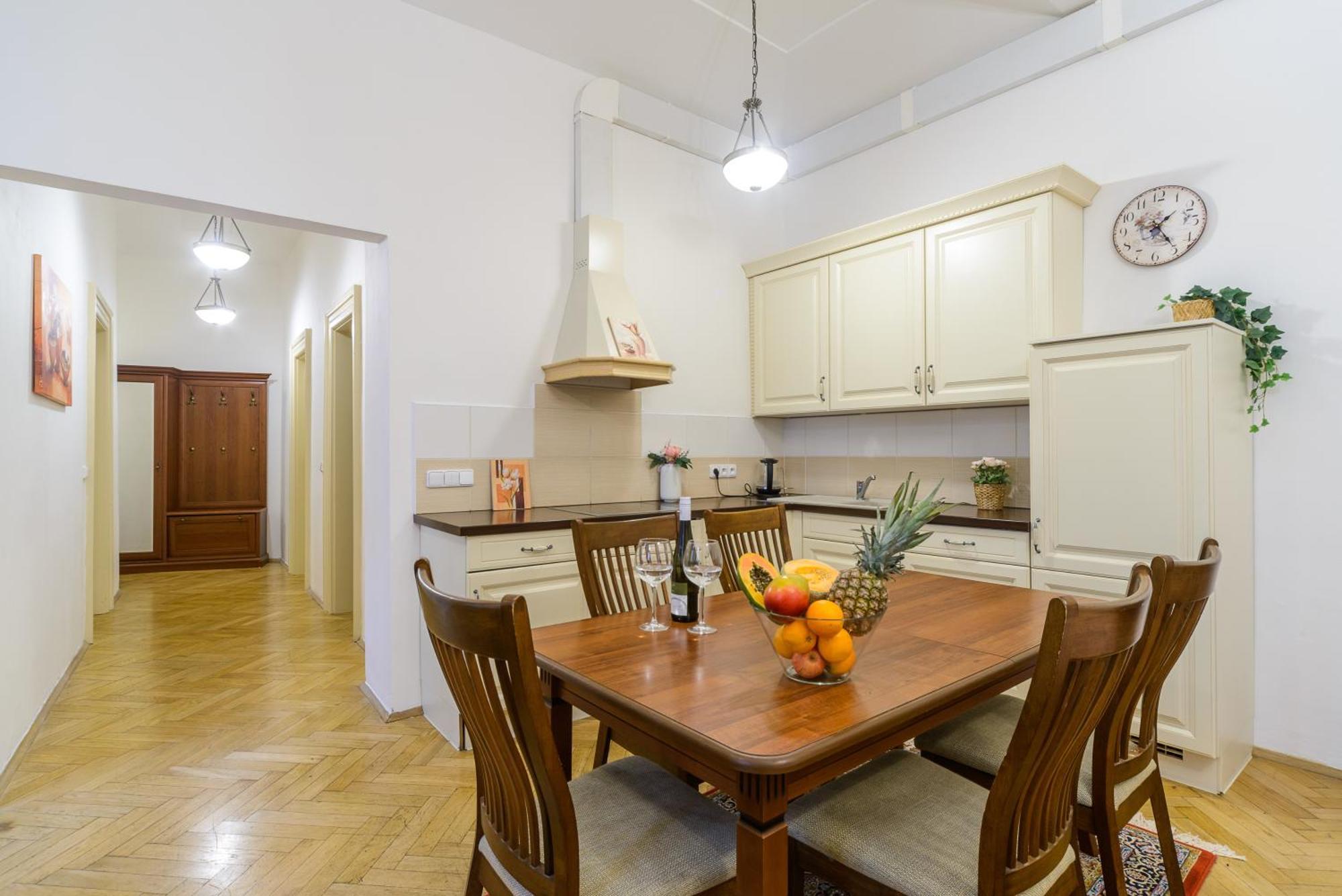 Cozy Apartment Near Stefanikuv Most Prague Luaran gambar